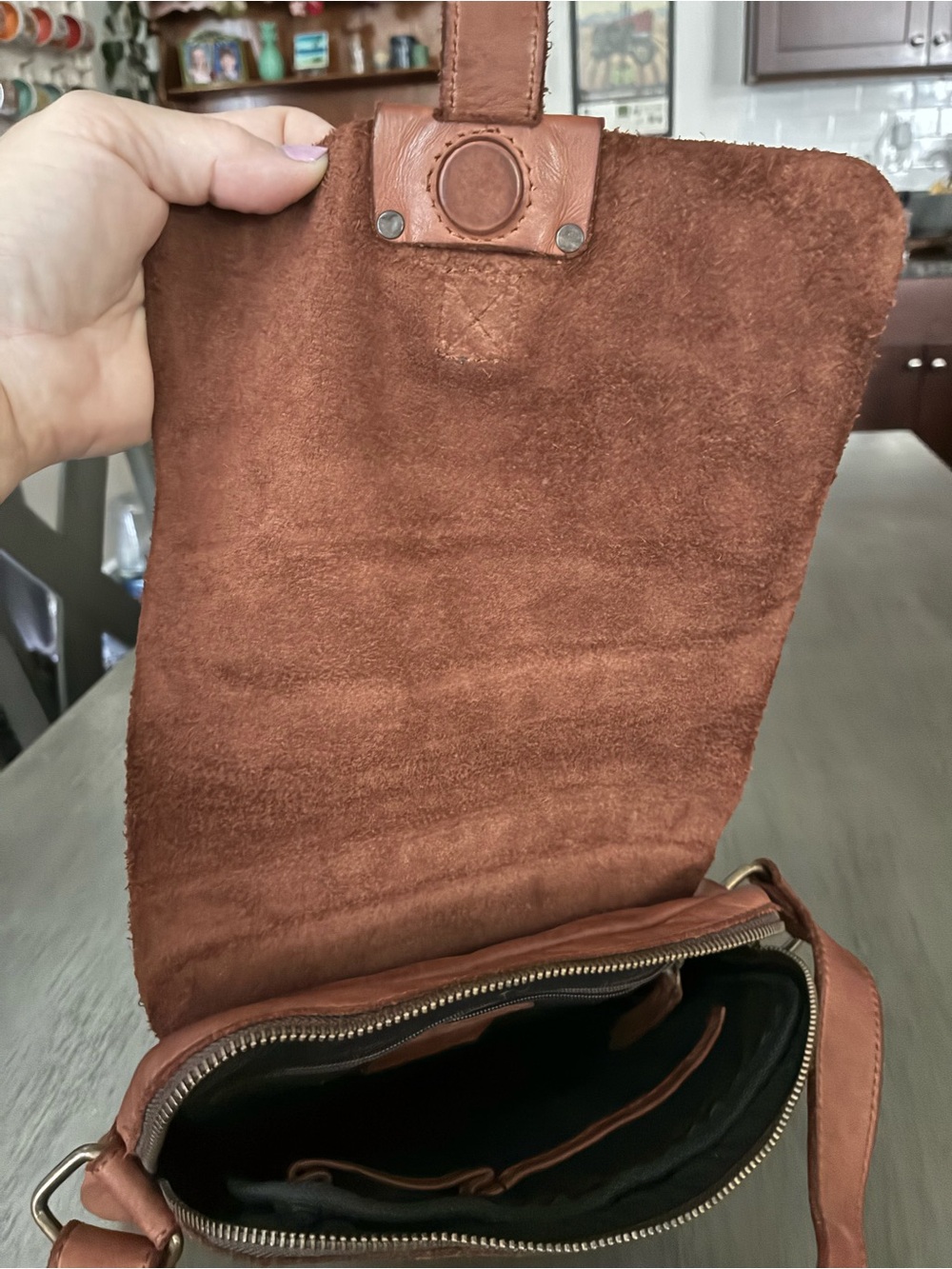 Men's Leather Messenger Bag in Rust Brown - Classic Crossbody - Picture 6 of 10